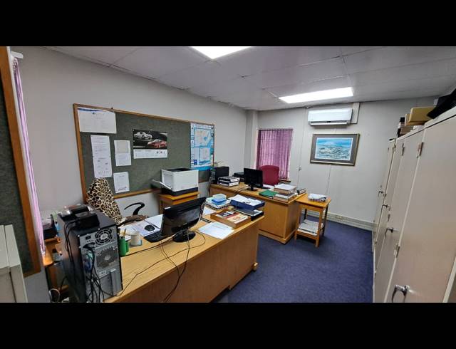 200M² BUSINESS FOR SALE IN EMPANGENI CENTRAL